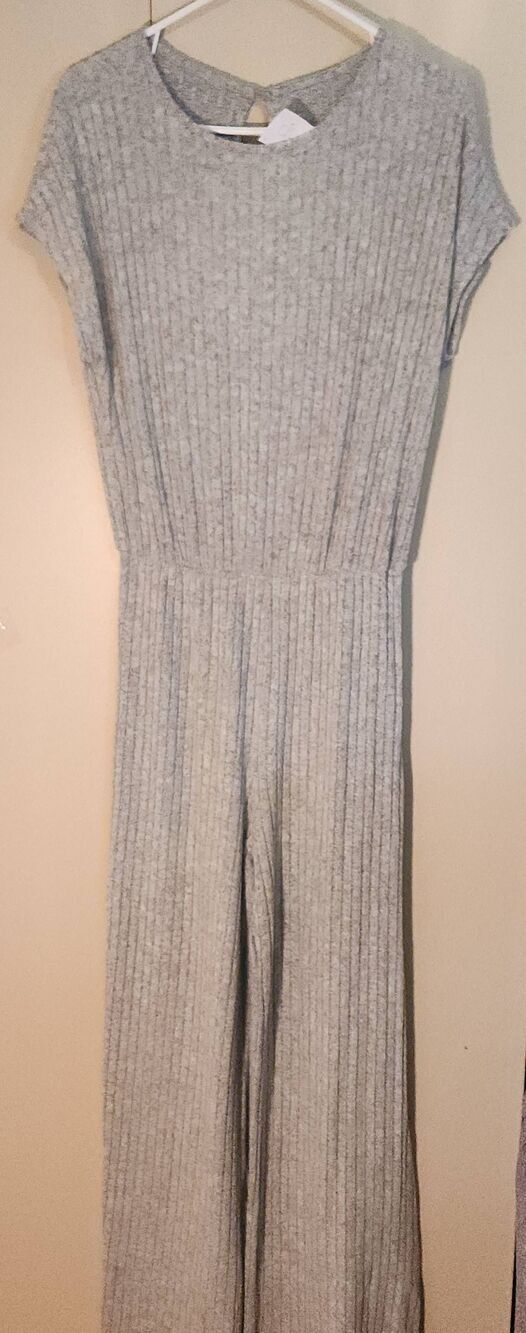 D1 Light gray soft ribbed knit jumper wide leg cap sleeves